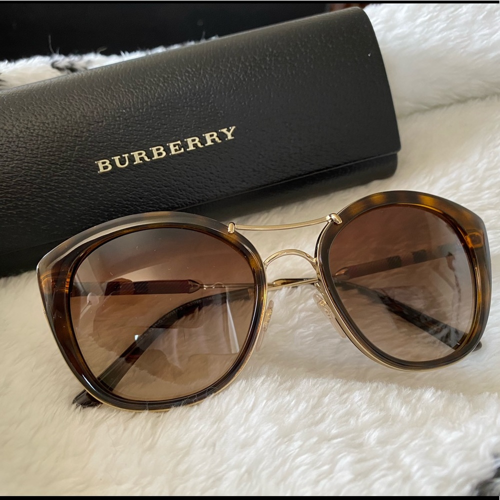 Burberry BE 4251Q Sunglasses